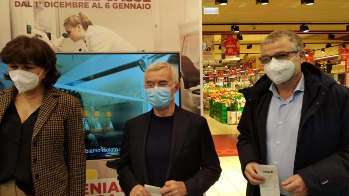 Sostenere la ricerca oggi per tornare pi&ugrave; vicini domani: Bezzini e Rappuoli a favore della campagna Unicoop Firenze