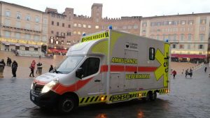 Protocollo equino e Palio, Siena all'avanguardia nel mondo: presentata la nuova ambulanza veterinaria