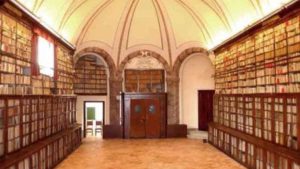 Biblioteca comunale di Siena: la controversia del direttore è da libro giallo