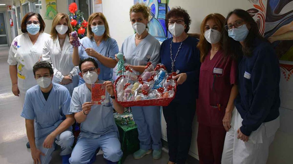 &ldquo;Otto il polipotto&rdquo;: il regalo di Natale realizzato a mano dalle infermiere della Terapia Intensiva Neonatale