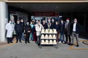 Round Table 41 Siena, panettoni in dono ai professionisti dell&rsquo;area Covid