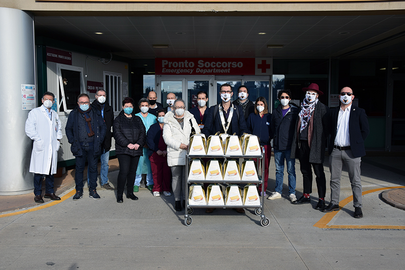 Round Table 41 Siena, panettoni in dono ai professionisti dell&rsquo;area Covid