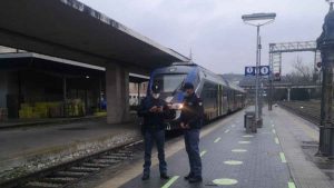 Arriva da fuori provincia e si aggira ubriaco alla stazione: sanzionato