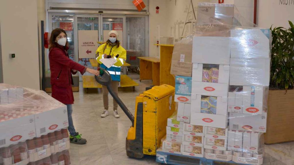 Progetto SpesaSOSpesa, donati 8000&euro; di generi alimentari ai bisognosi