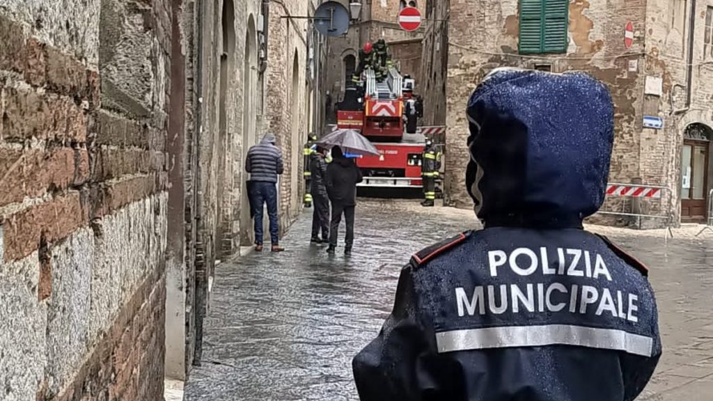 Maltempo, vigili del fuoco di Siena in soccorso a Massa Carrara, Pistoia e Arezzo