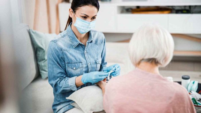 Toscana, s&igrave; alle visite dei familiari in ospedali e Rsa per pazienti gravi