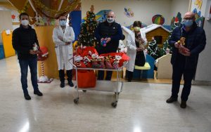 Pediatria, calze della Befana in dono ai piccoli pazienti da tre realtà di Monteroni d'Arbia