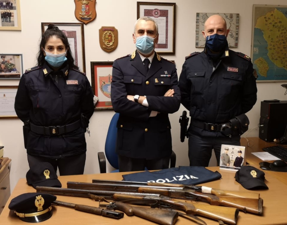 Operazione Polizia di Siena: sequestrate armi a pregiudicati, arrestato 80enne