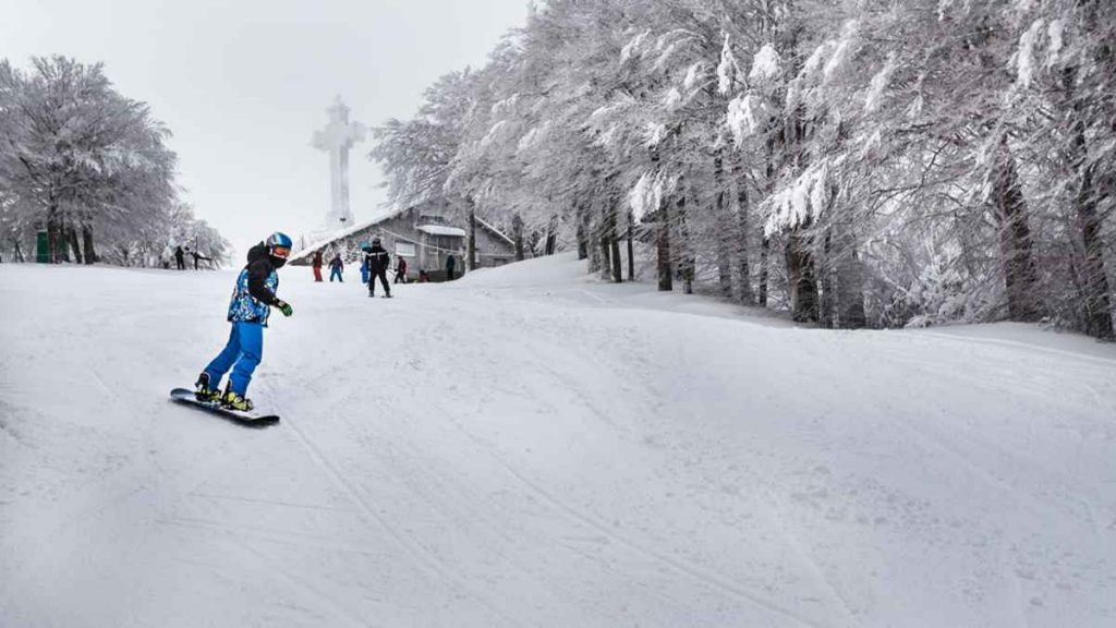 Neve da record, ma montagne deserte. Lo Sci Club Siena resta in attesa
