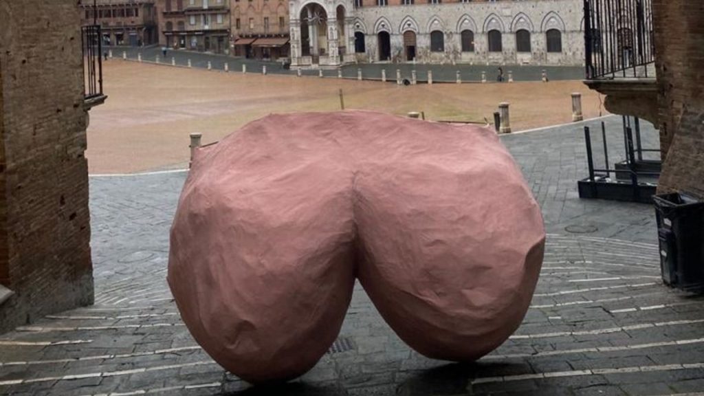 In Piazza del Campo "l'opera d'arte" firmata dalle Feriae Matricularum per un 2021 pi&ugrave; fortunato