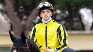 Fantino di 21 anni muore nella corsa mezzosangue a San Rossore