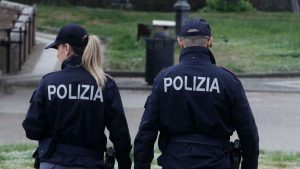 Botti di Capodanno, la Polizia sequestra 300 artifizi pirotecnici acquistati illegalmente online