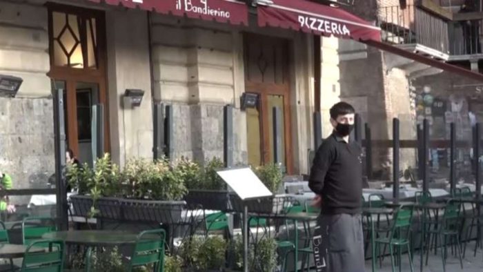 Luci accese nei ristoranti, il flash mob contro la chiusura