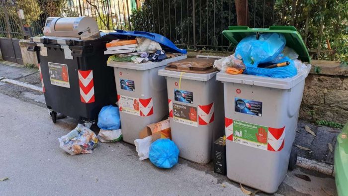 Sena Civitas: "Cassonetti intelligenti? Al momento sembrano solo inadeguati"