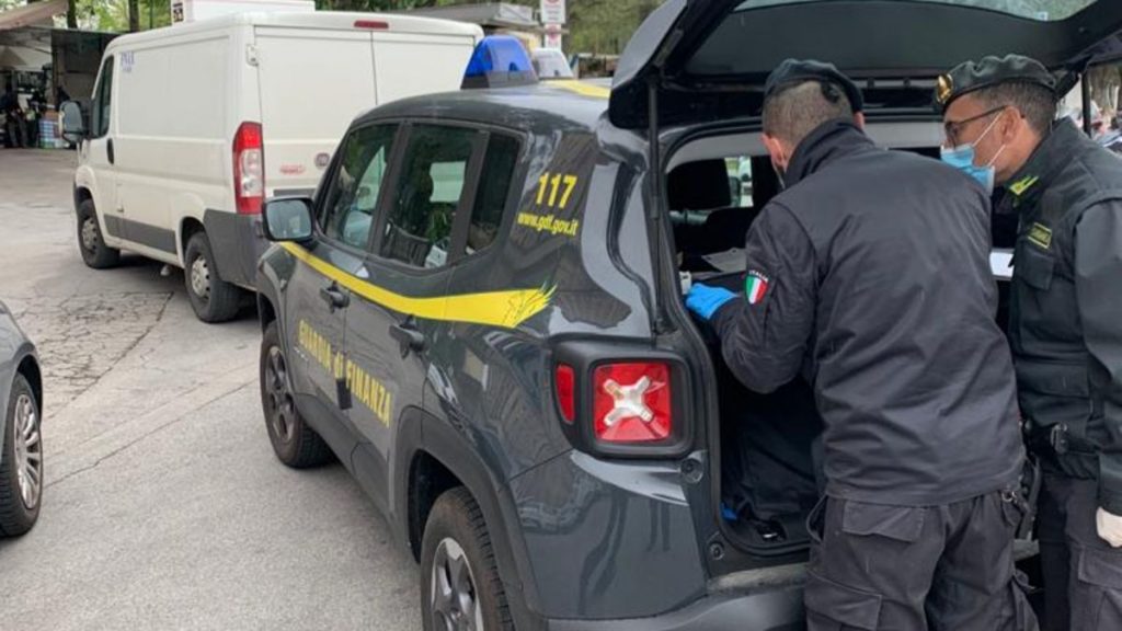 Trasporta rifiuti speciali senza autorizzazione: sanzionato autista