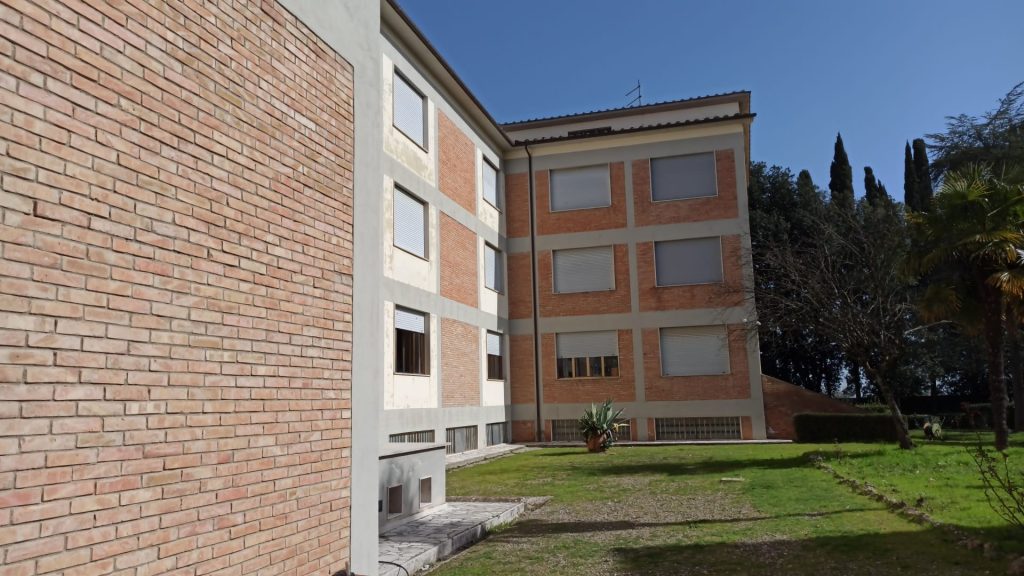 Covid: scuole chiuse a Siena, lezioni in presenza per le classi del Piccolomini a Montarioso