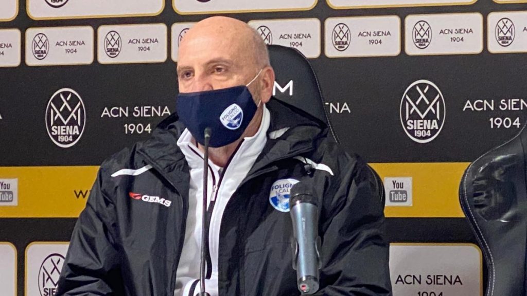 Acn Siena - Foligno, mister Armillei: "Non abbiamo rubato niente. Ci sono squadre pi&ugrave; avanti del Siena"