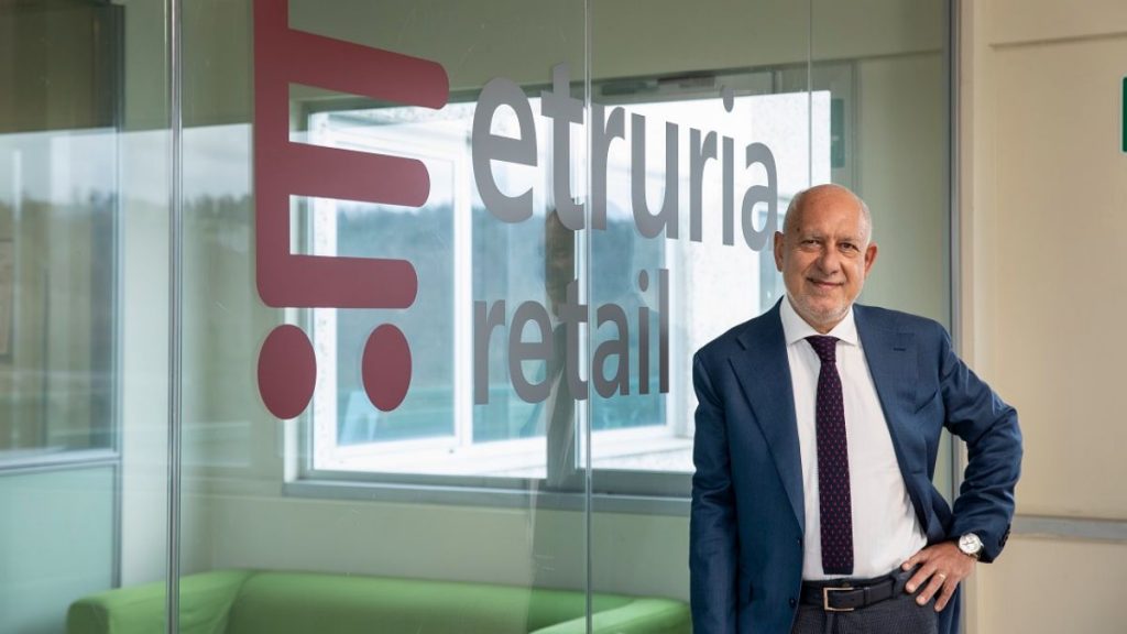 Vaccini Covid, Etruria Retail: "Favorire i lavoratori della grande distribuzione"