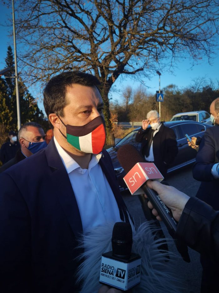 Tortura a Ranza, Salvini difende gli agenti: "Nessuna violenza. Sulla Procura di Siena ci sarebbe da dire tanto"