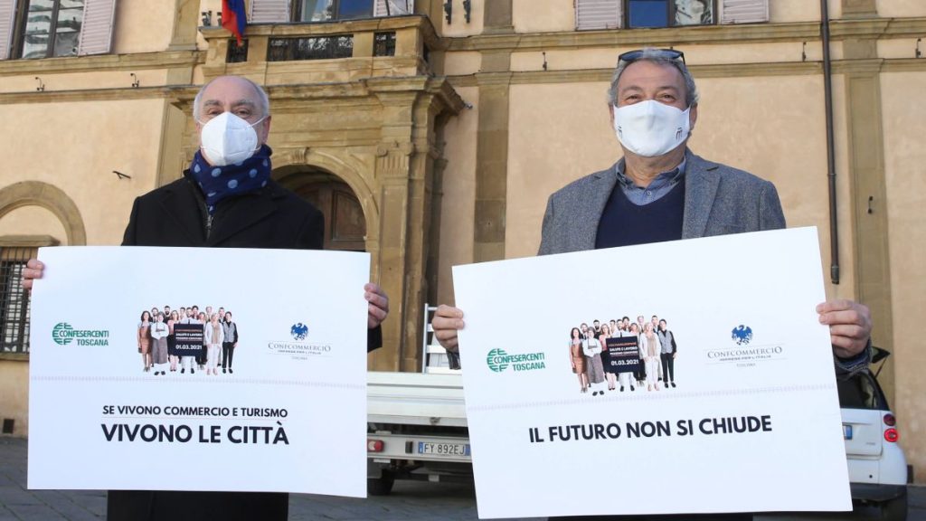 Covid, Confcommercio e Confesercenti: "Presi in giro da dichiarazioni ballerine"