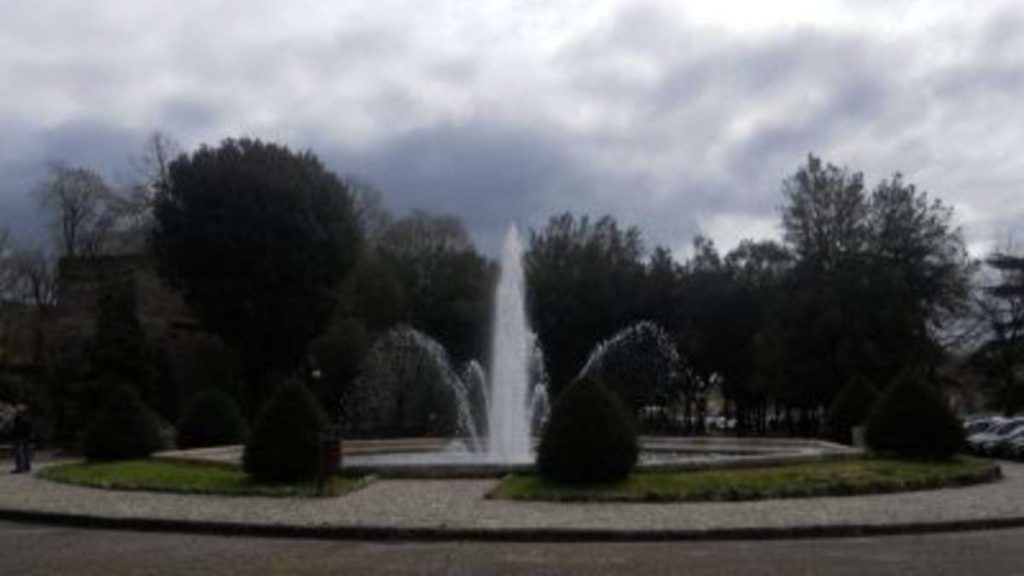 La Fontana di San Prospero si accende per la giornata dedicata all&rsquo;endometriosi