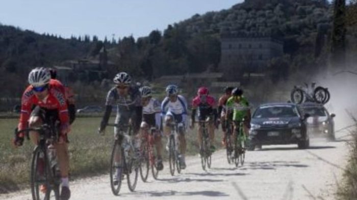 Tutto pronto per la Strade Bianche 2022. Lenzi: "Corsa unica. Un nome? Pidcock"