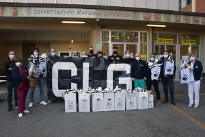 La Curva Robur Lorenzo Guasparri dona le uova di Pasqua ai piccoli pazienti delle Scotte