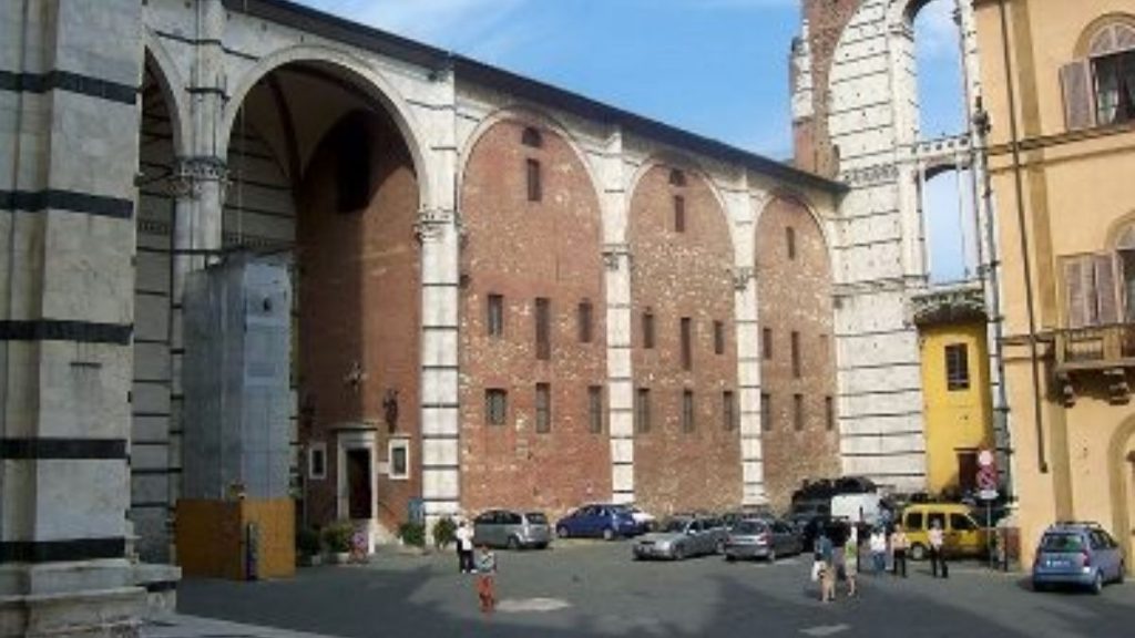 Piazzetta Jacopo della Quercia, un emendamento per evitare che diventi un parcheggio