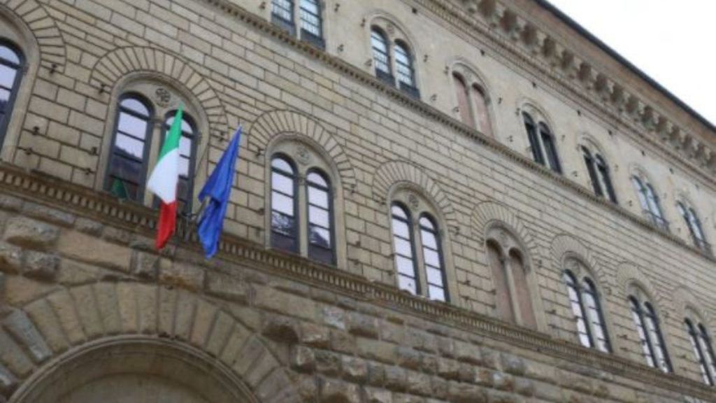 Il terziario senese scende in piazza: "Fateci riaprire o riapriamo da soli!"