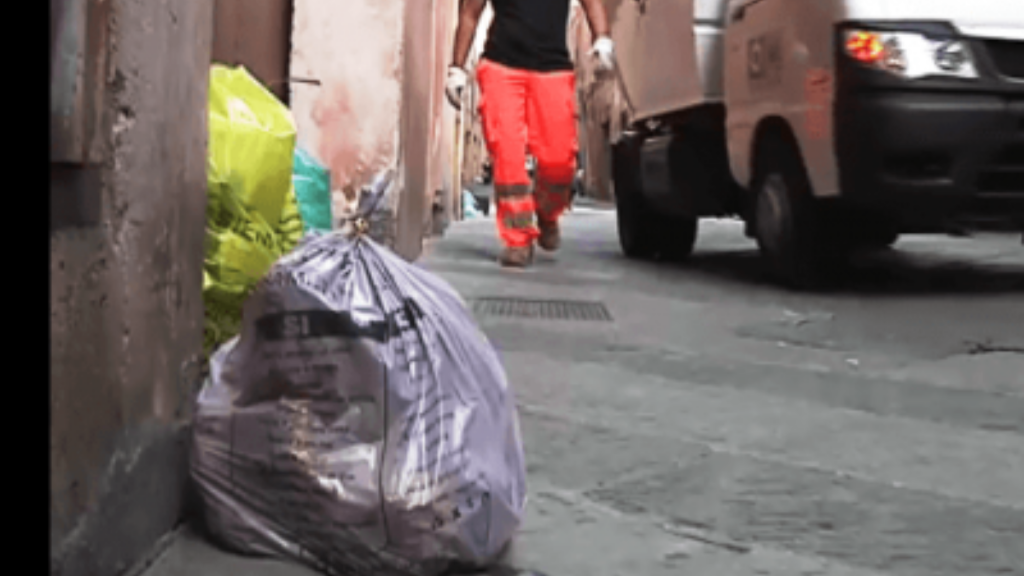 Siena, primo giorno della nuova raccolta rifiuti. Buzzichelli: "Avvio positivo, ma serve maggiore collaborazione"