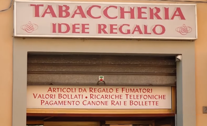 Aggred&igrave; e rapin&ograve; anziana tabaccaia, catturato latitante: condannato a 6 anni e 6 mesi
