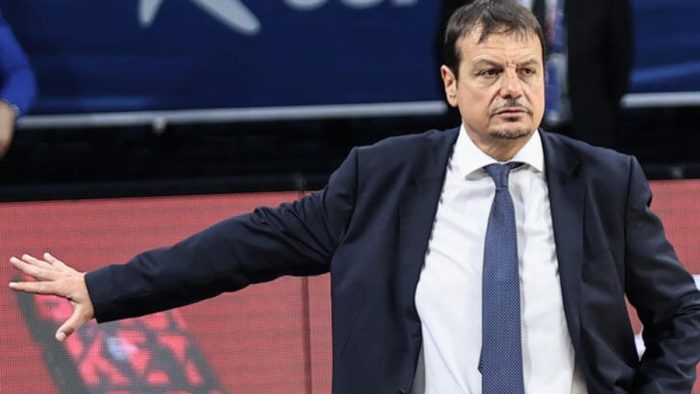L'ex Mens Sana Ergin Ataman sul tetto d'Europa: il suo Efes trionfa in Eurolega