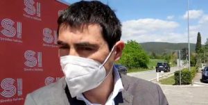 Fratoianni (Sinistra Italiana): "Gsk produca il vaccino Covid, silenzio azienda inaccettabile"