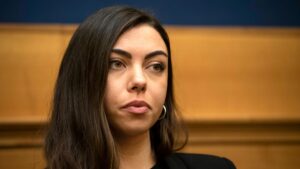 Morte David Rossi, Carolina Orlandi: "L'orologio conferma la colluttazione prima della caduta"