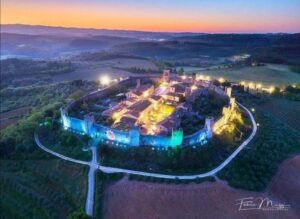 "Viaggio nella bellezza" prosegue anche a Pasquetta: alle 22.45 protagonista Monteriggioni