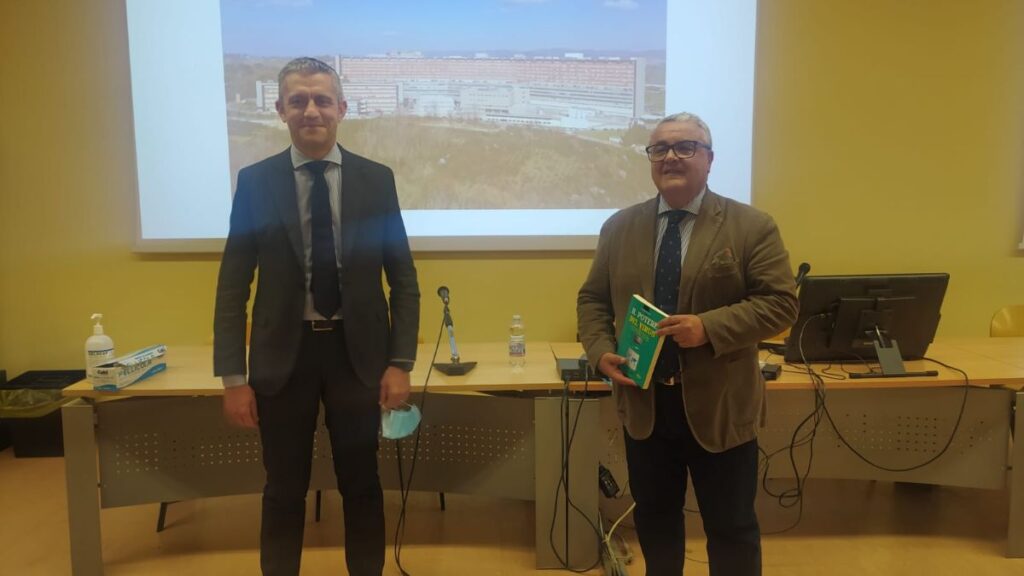 Agorà AOUS, presentato il libro di Daniele Magrini "Il potere del virus"