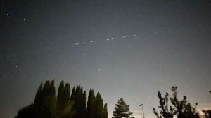 Ufo nella notte a Siena? No, sono i satelliti Starlink