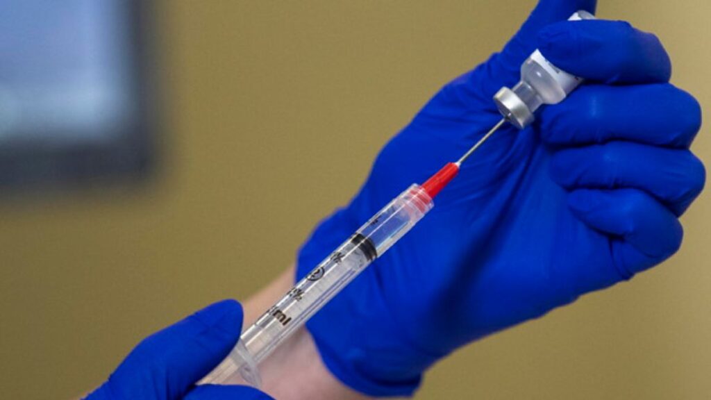 Vaccini anti-Covid: oltre 1.000 prenotazioni per la quarta dose