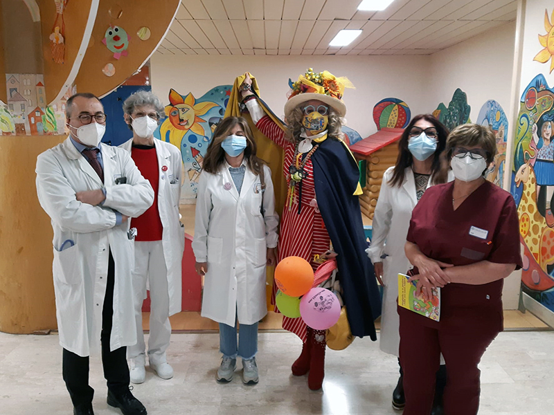 Scotte, Zia Caterina e &ldquo;Taxi Milano 25&rdquo; allietano la giornata del Dipartimento della Donna e dei Bambini