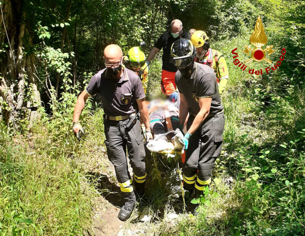 Cade da cavallo in un luogo impervio a Castellina in Chianti: 67enne in gravi condizioni salvato dopo lunghe operazioni