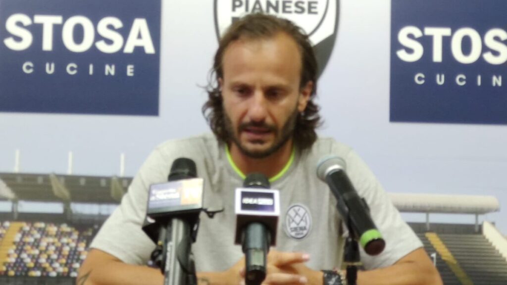 Post partita Pianese - Acn Siena, Gilardino: "Se giochi cos&igrave; difficilmente perdi"