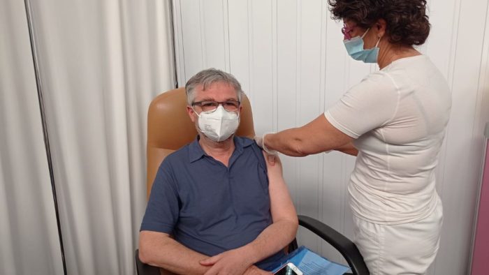 Covid, vaccinato a Poggibonsi l'assessore regionale alla Sanit&agrave; Bezzini
