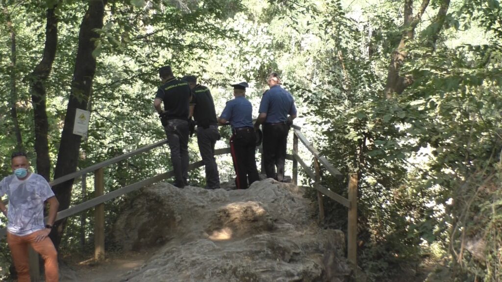 Tragedia nel fiume Elsa: trovato senza vita il corpo del 17enne disperso