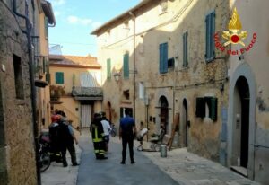 Sarteano: esplode bombola a gas in casa, 92enne salvo per miracolo