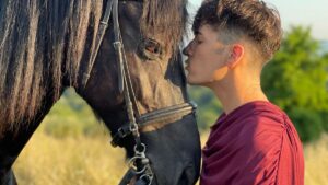 Titanium, il videoclip di Andrea Crezzini (Danger) "Per chi lotta per l'uguaglianza"