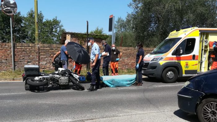 Incidente in via Piccolomini a Siena: 48enne trasportato al pronto soccorso