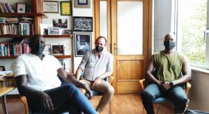 Follonica, il sindaco riceve e ringrazia l'uomo che ha bloccato l'aggressore