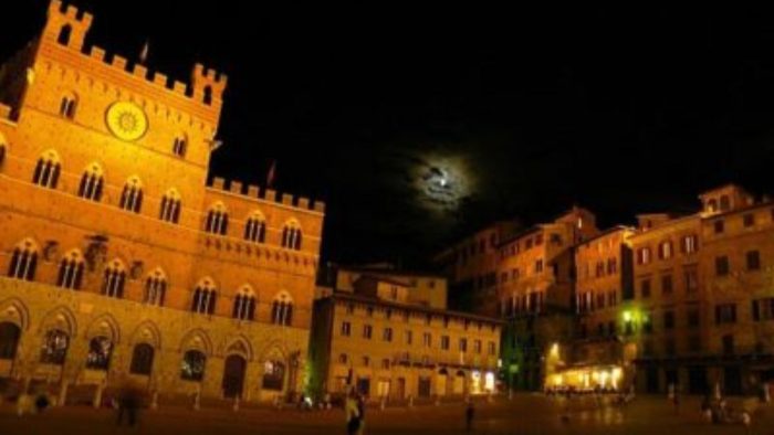 Controlli alla movida, sanzionati due locali in Piazza del Campo