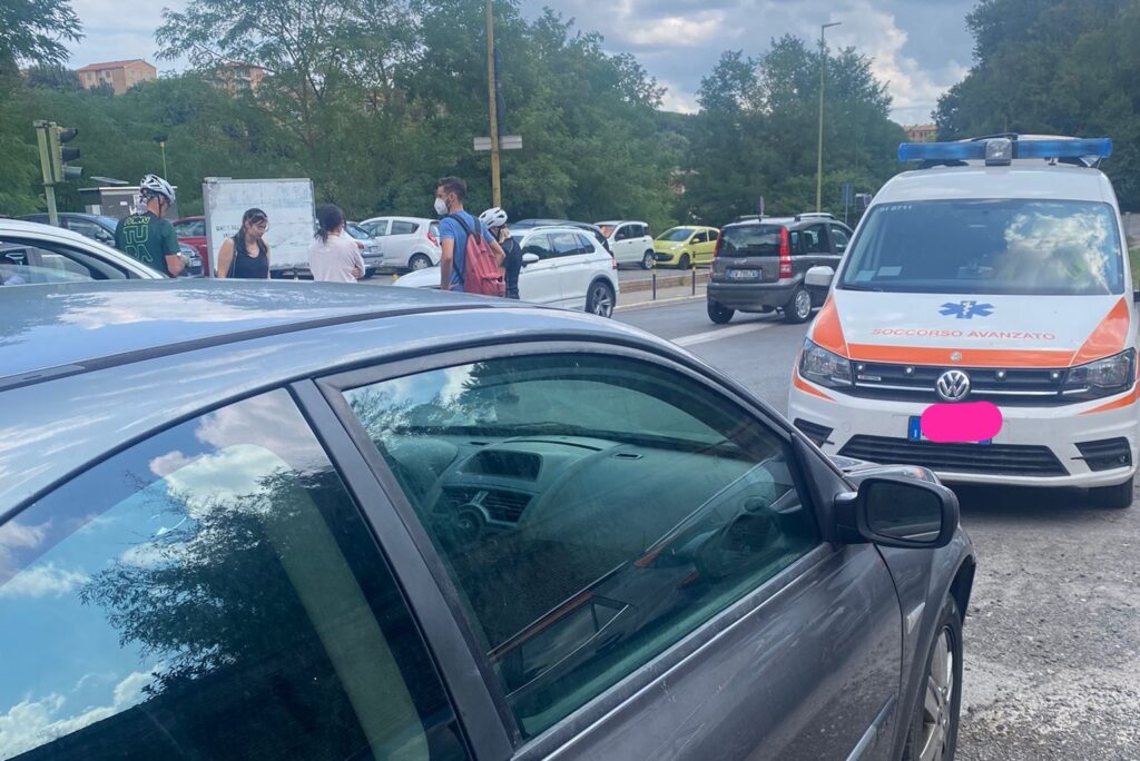 Siena: Porta Ovile, anziano investito sulle strisce pedonali