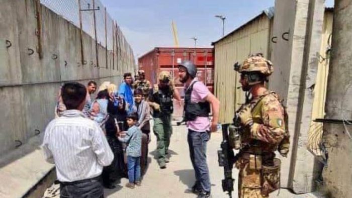 La Toscana ospiter&agrave; 200 civili afghani: trascorreranno la quarantena nella Regione